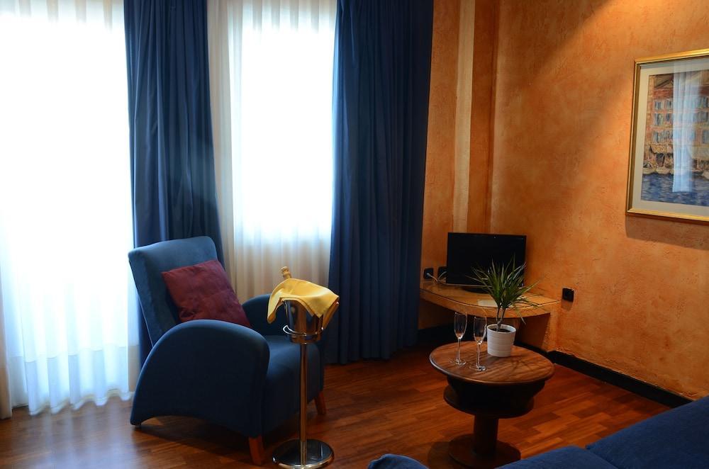 Hotel Tikar การ์รูคา ภายนอก รูปภาพ