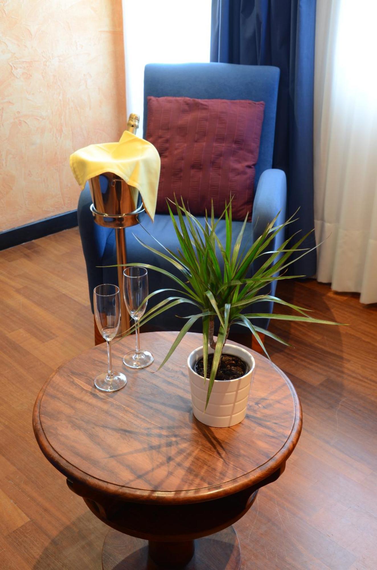 Hotel Tikar การ์รูคา ภายนอก รูปภาพ